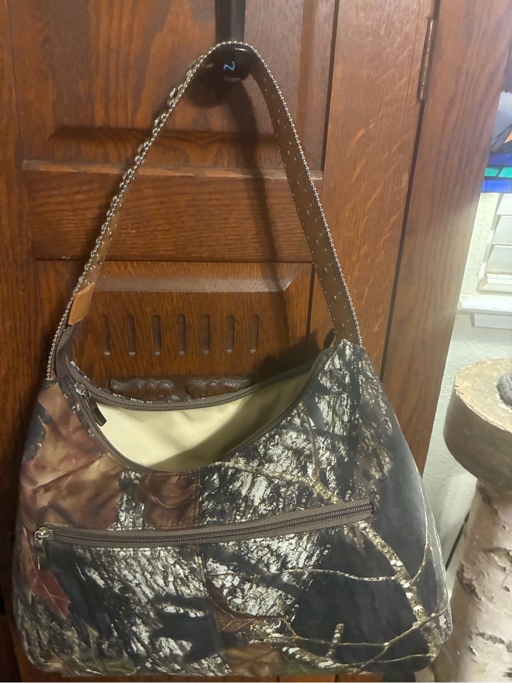 Mossy Oak Brown and Green Camo Crossbody Wallet - Picture 5 of 8